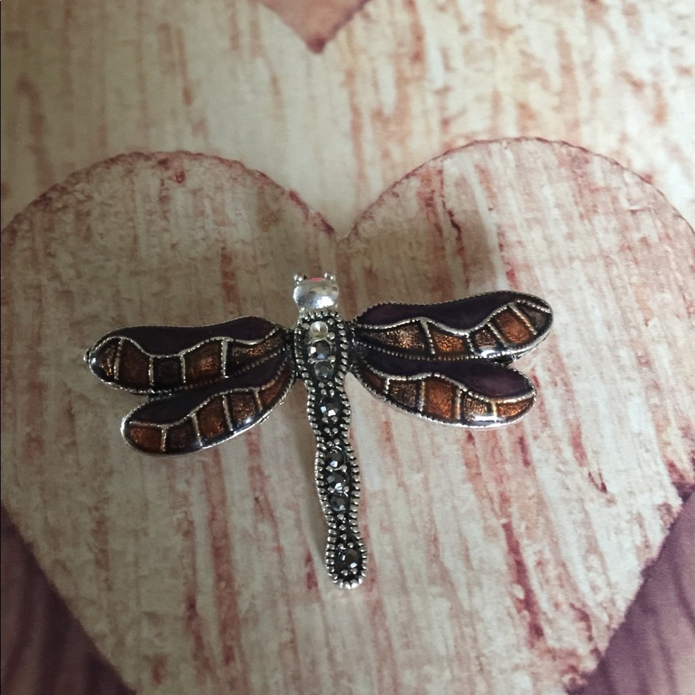 Dragonfly brooch